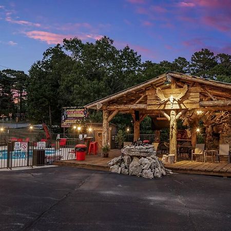 Stonegate Lodge King Bed Wifi 50In Roku Tv Salt Water Pool Room #102 Eureka Springs Exteriör bild