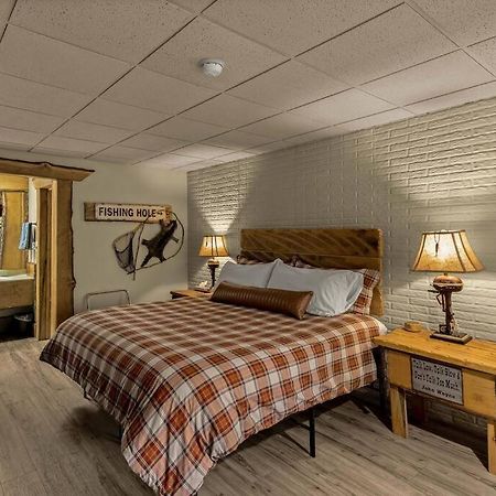 Stonegate Lodge King Bed Wifi 50In Roku Tv Salt Water Pool Room #102 Eureka Springs Exteriör bild