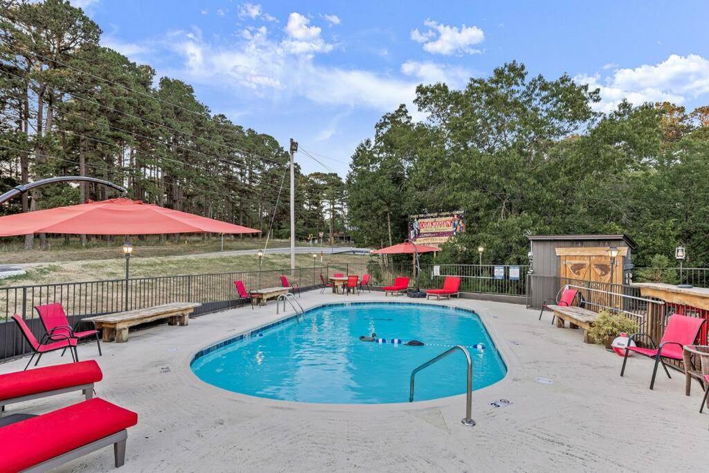 Stonegate Lodge King Bed Wifi 50In Roku Tv Salt Water Pool Room #102 Eureka Springs Exteriör bild