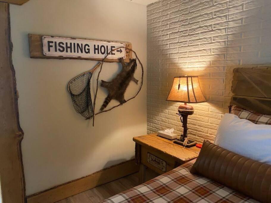Stonegate Lodge King Bed Wifi 50In Roku Tv Salt Water Pool Room #102 Eureka Springs Exteriör bild